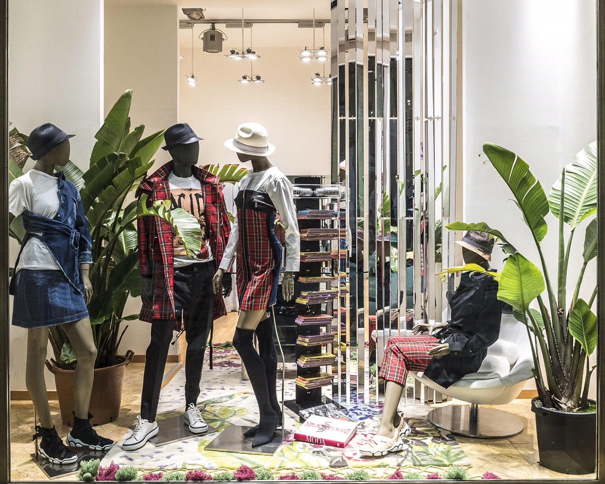 Shop window of the Vitale boutique in Crotone, Elle Italia